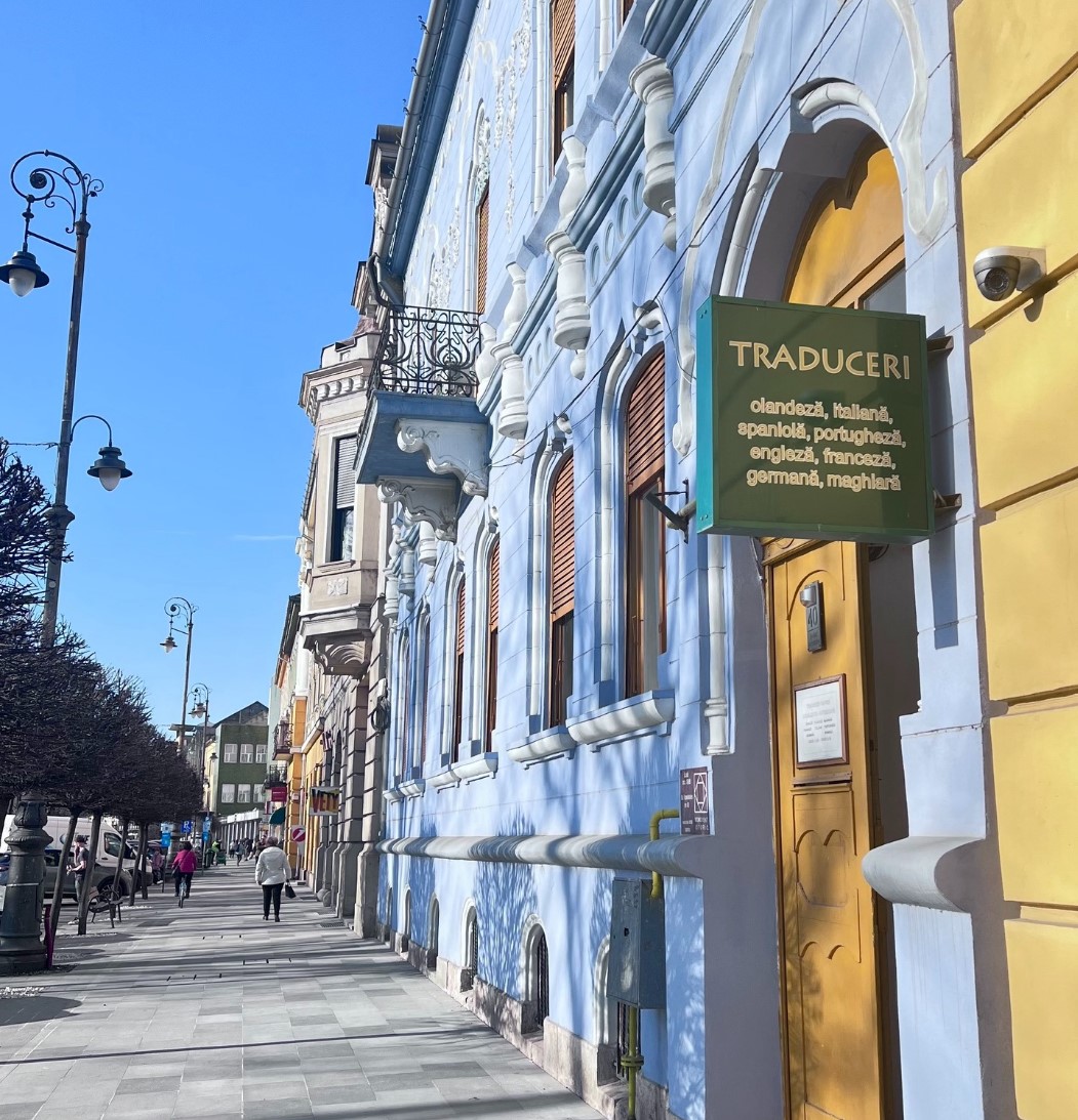 Clădirea albastră de pe Bulevardul Revoluției nr. 40, Arad